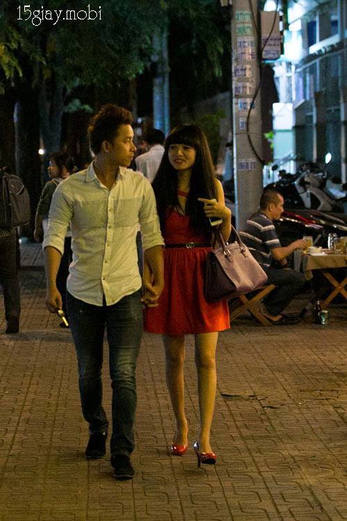 Cô gái lúc nửa đêma