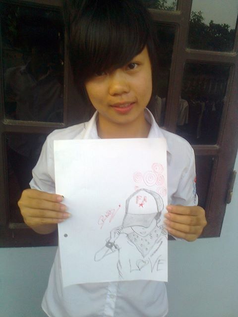 Phía sau anh là Mặt Trời